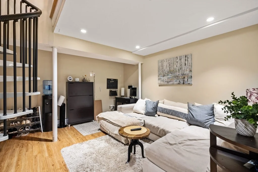 3 bed, 2 bath apartment for rent at 209 D St Unit 2, South Boston — photo 19 of 22