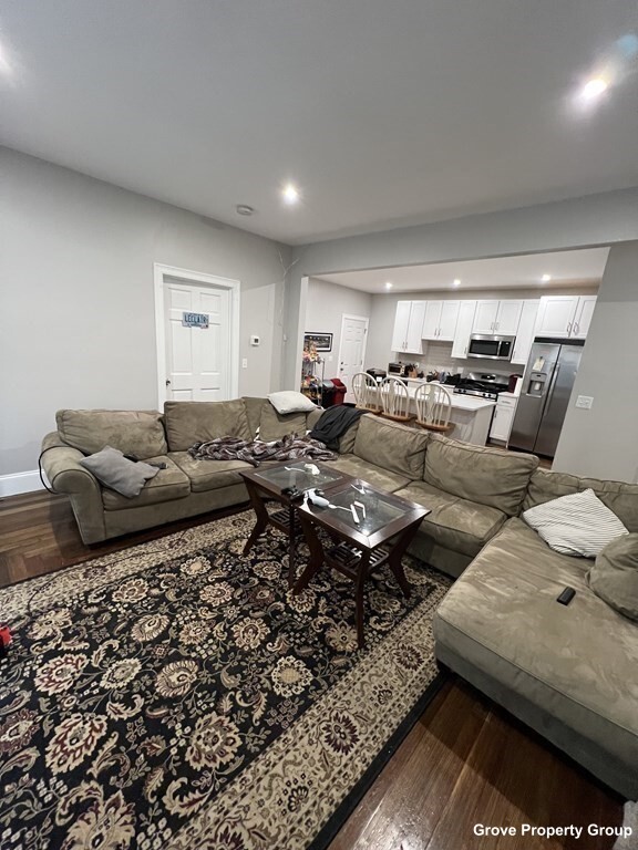 4 bed, 2 bath apartment for rent at 209 East Cottage St Unit 2, Dorchester — photo 5 of 12