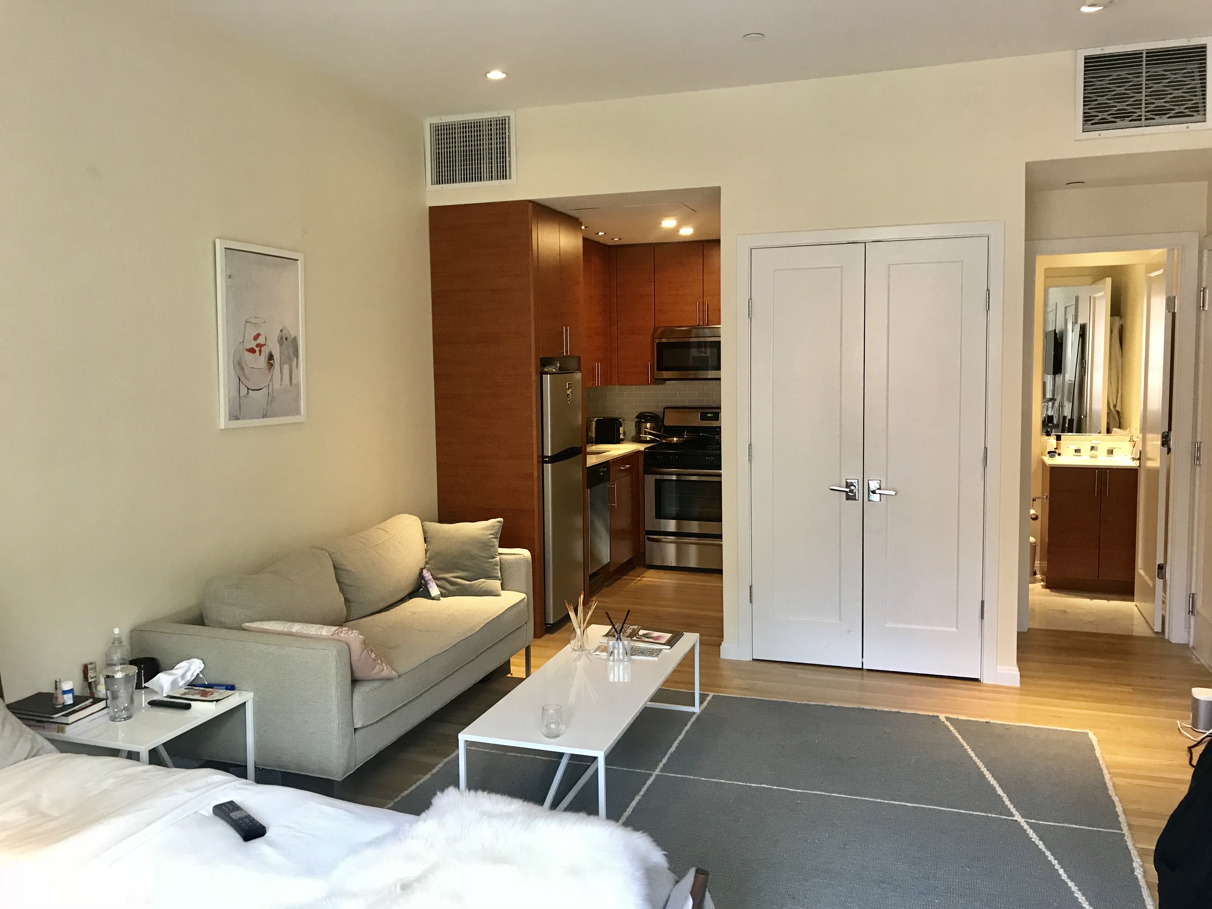 Studio bed, 1 bath apartment for rent at 209 Newbury St Unit 2, Back Bay — photo 4 of 6
