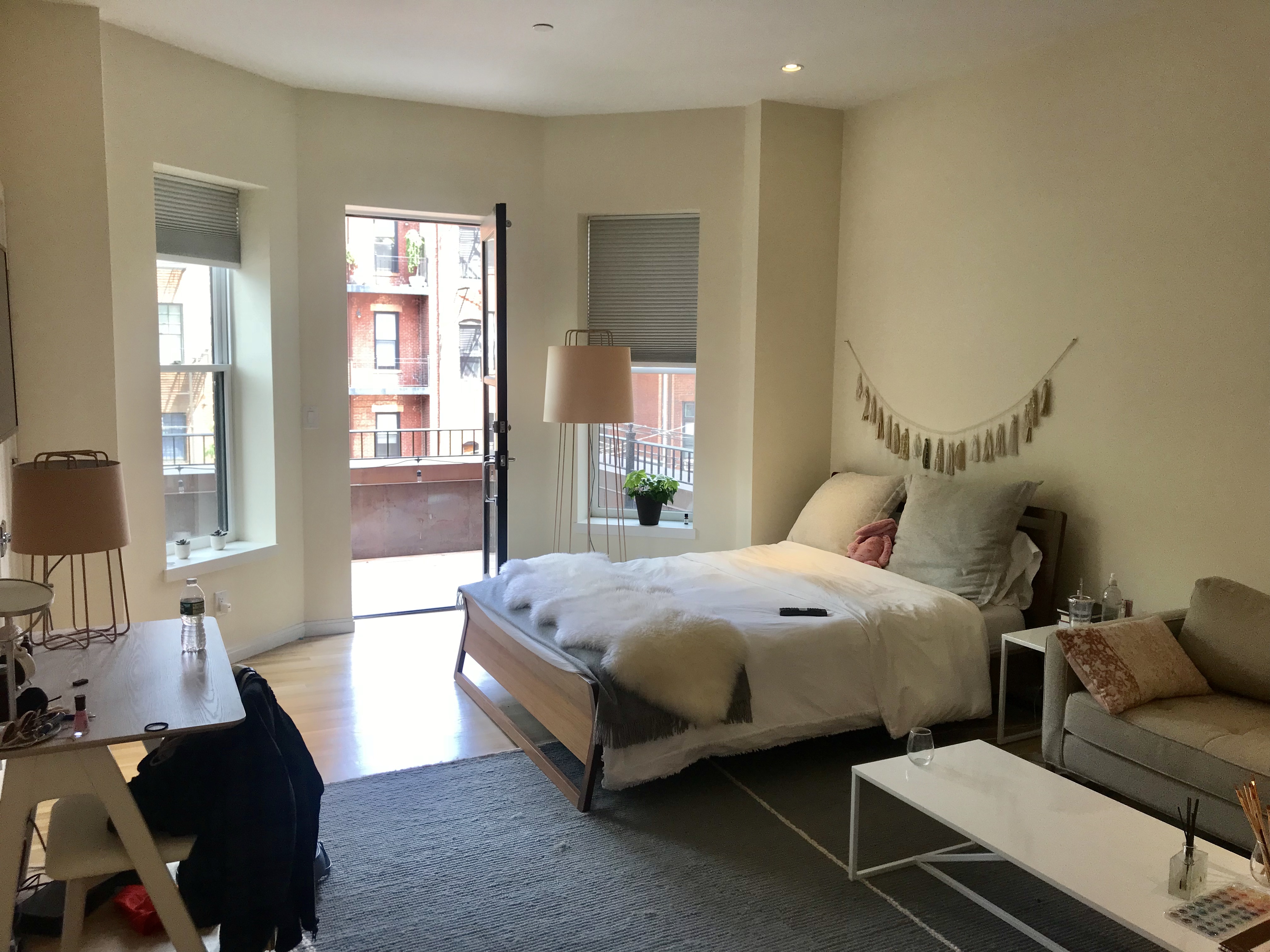 Studio bed, 1 bath apartment for rent at 209 Newbury St Unit 2, Back Bay — photo 1 of 6