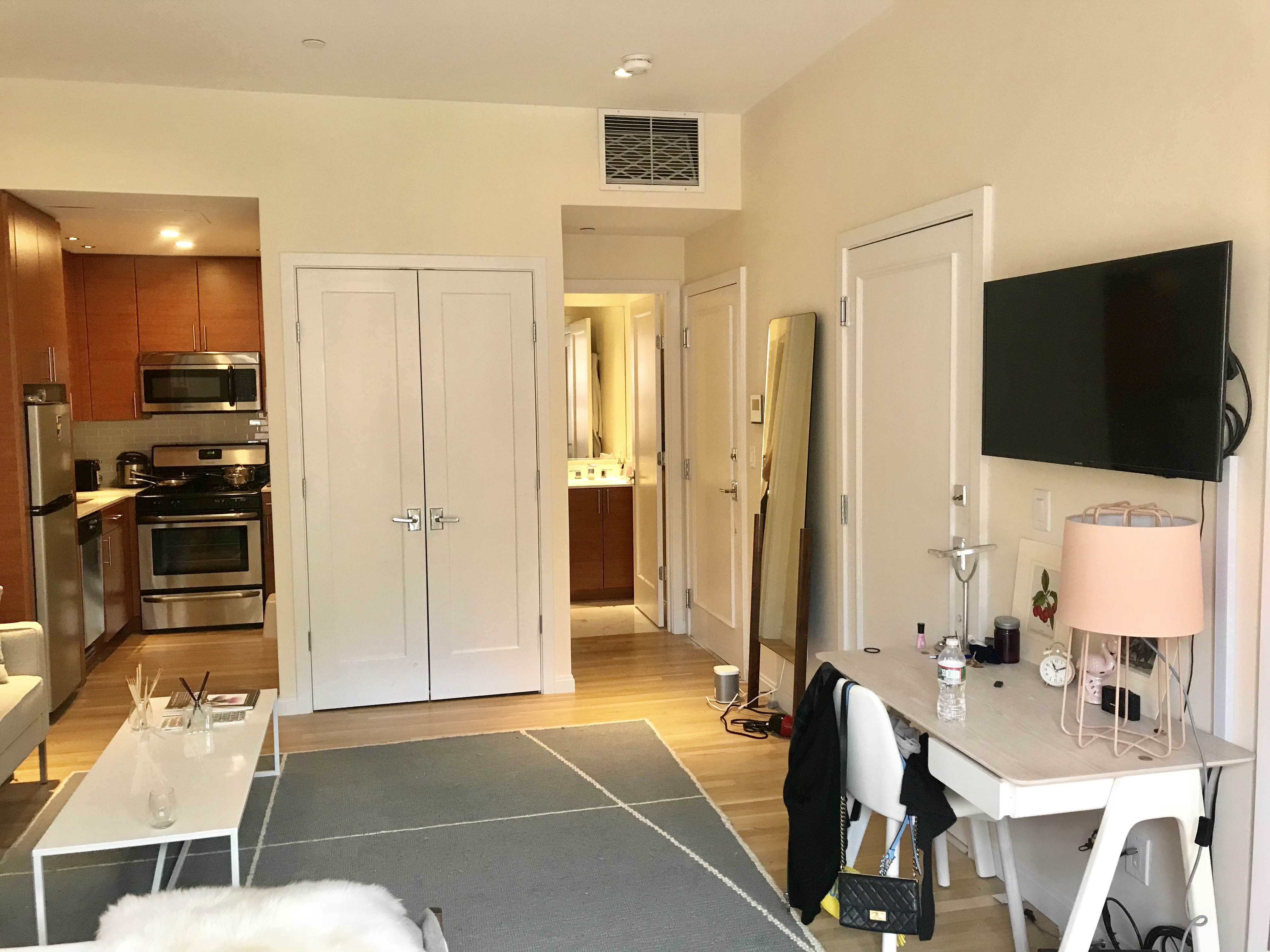 Studio bed, 1 bath apartment for rent at 209 Newbury St Unit 2, Back Bay — photo 5 of 6