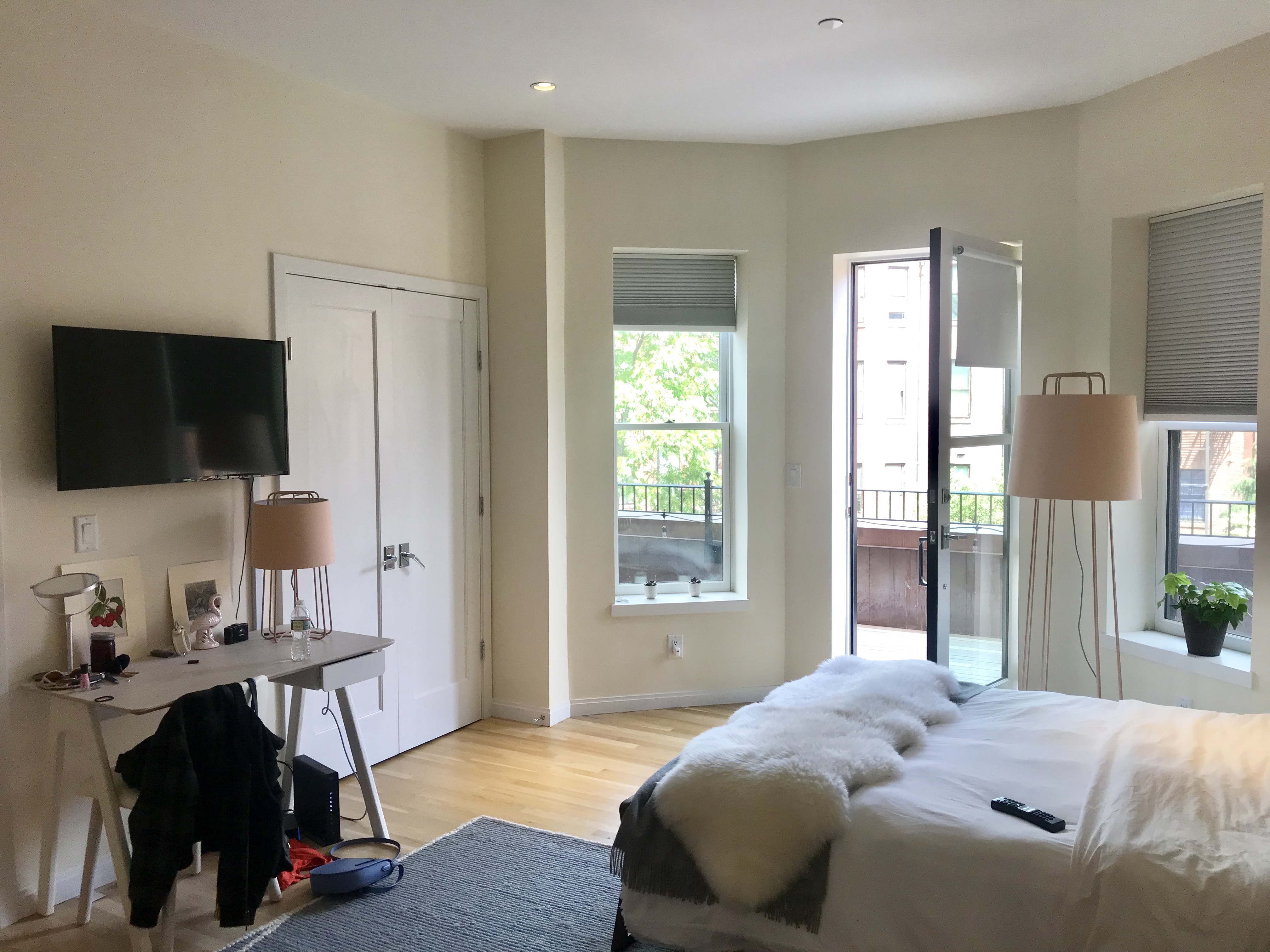 Studio bed, 1 bath apartment for rent at 209 Newbury St Unit 2, Back Bay — photo 2 of 6