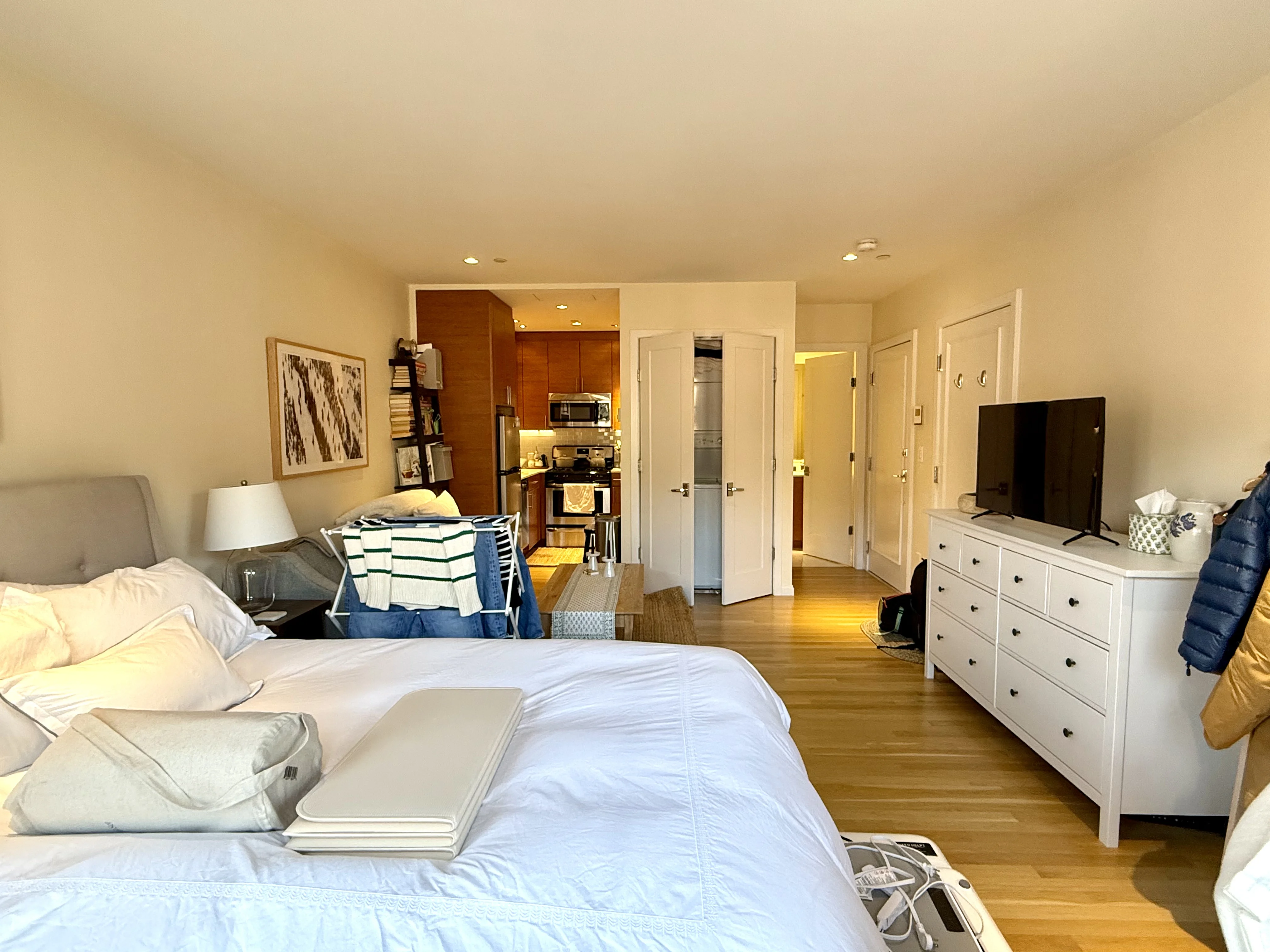 Studio bed, 1 bath apartment for rent at 209 Newbury St Unit 4A, Back Bay — photo 3 of 9
