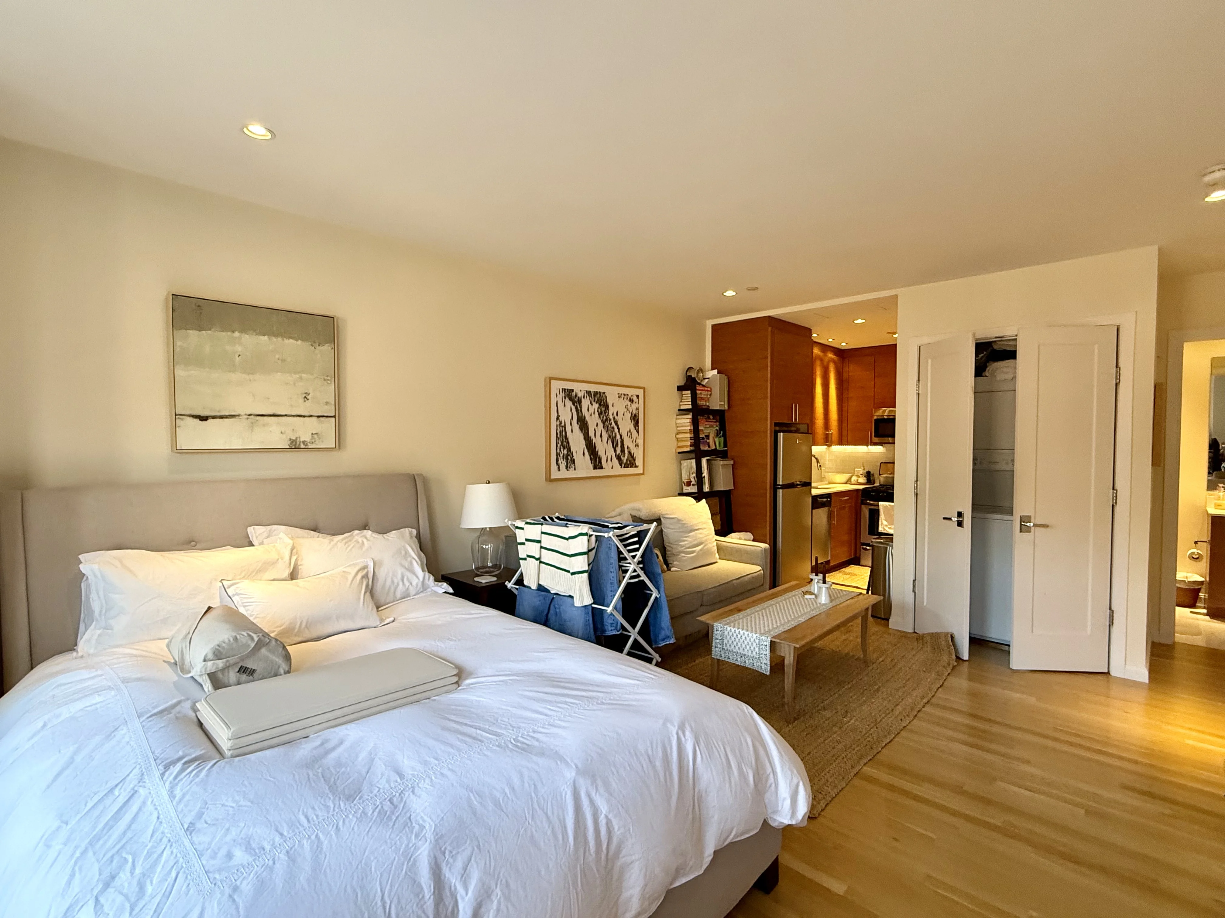 Studio bed, 1 bath apartment for rent at 209 Newbury St Unit 4A, Back Bay — photo 5 of 9