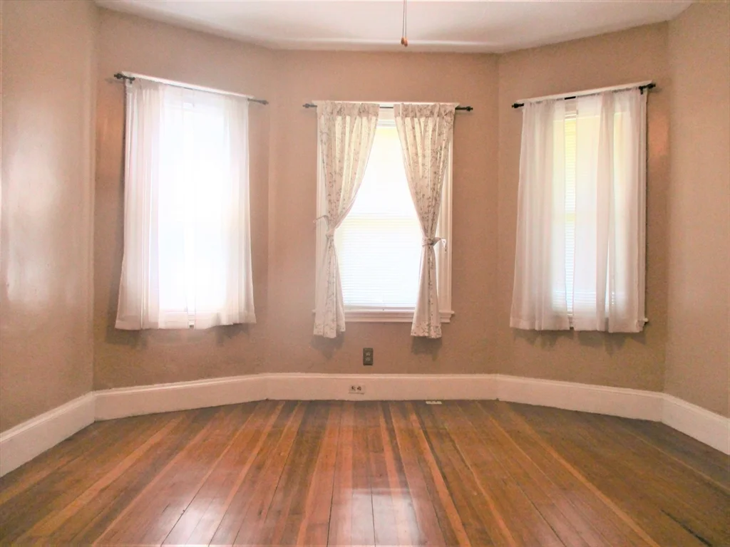 2 bed, 1 bath apartment for rent at 209 Parsons St Unit 209, Brighton — photo 2 of 10