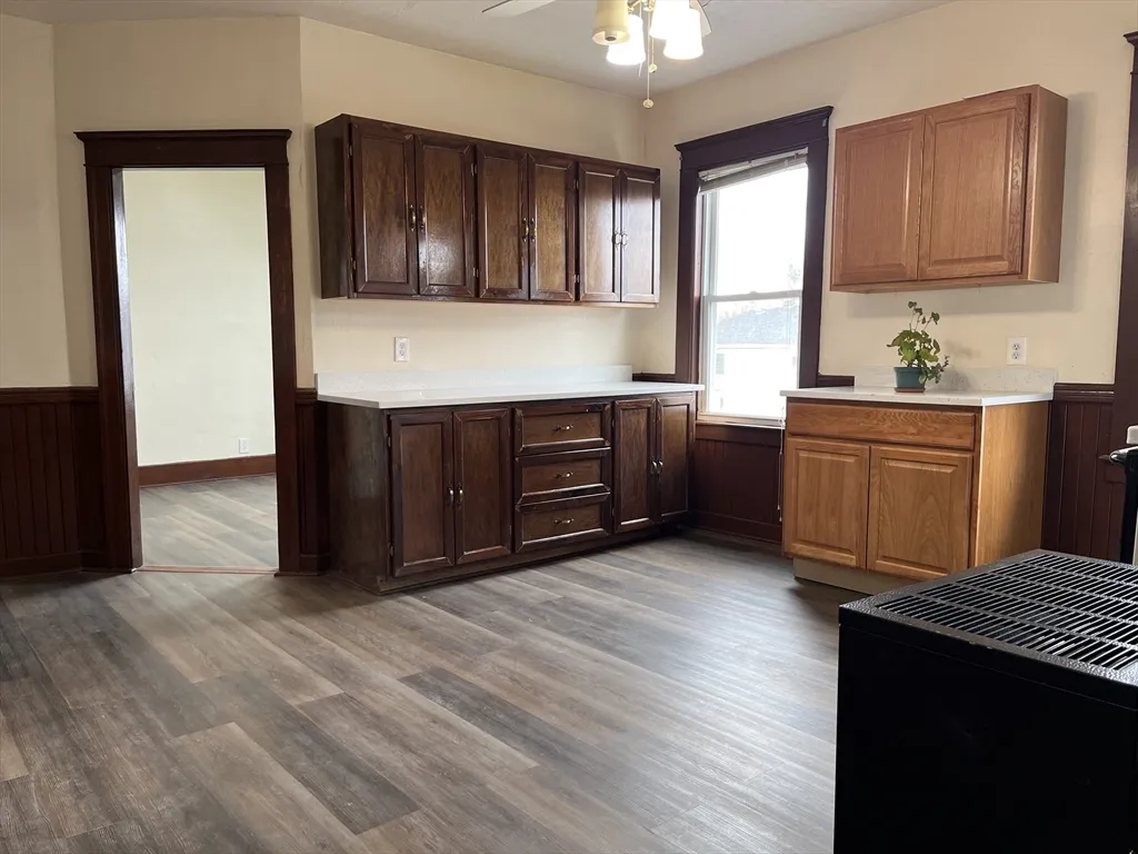 3 bed, 1 bath apartment for rent at 209 Pilgrim Ave Unit 3, Worcester — photo 3 of 21