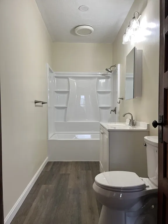 3 bed, 1 bath apartment for rent at 209 Pilgrim Ave Unit 3, Worcester — photo 8 of 21