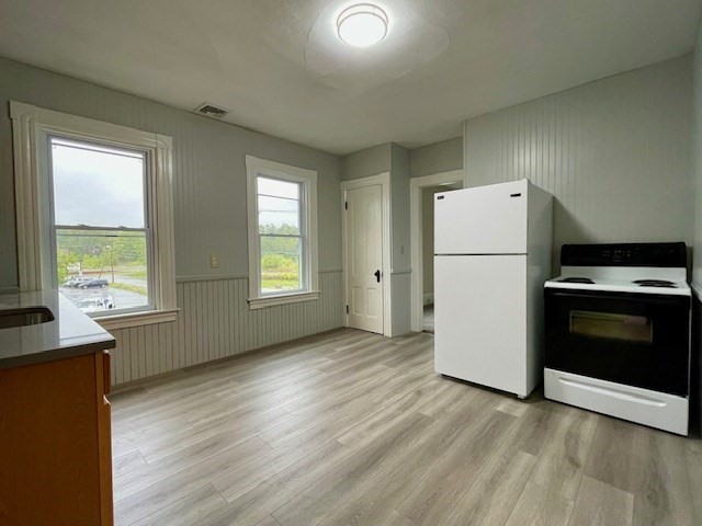2 bed, 1 bath apartment for rent at 209 Sterling St Unit 2, Clinton — photo 13 of 30