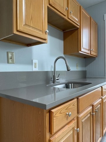 2 bed, 1 bath apartment for rent at 209 Sterling St Unit 2, Clinton — photo 10 of 30