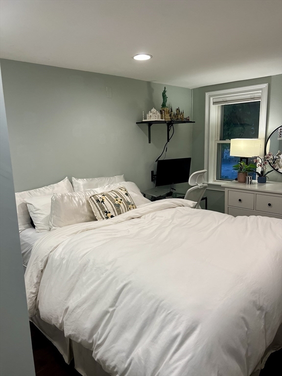 3 bed, 2 bath apartment for rent at 209 W 3rd St Unit 2, South Boston — photo 8 of 16