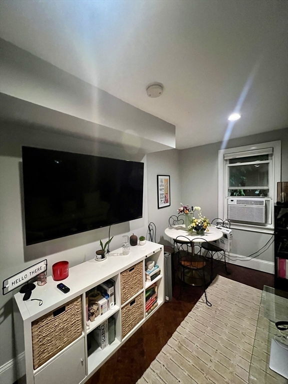 3 bed, 2 bath apartment for rent at 209 W 3rd St Unit 2, South Boston — photo 3 of 16
