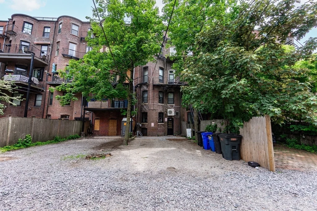 1 bed, 1 bath apartment for rent at 209 W Newton St Unit 1, South End — photo 7 of 8