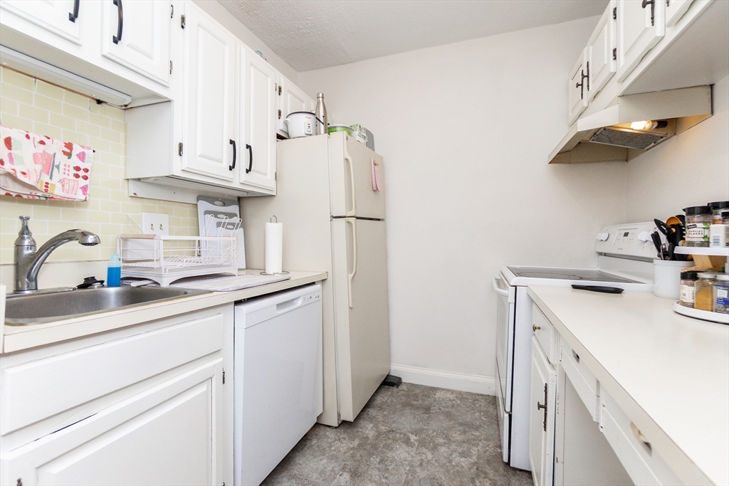 2 bed, 1 bath apartment for rent at 209 W Newton St Unit 3, South End — photo 9 of 23