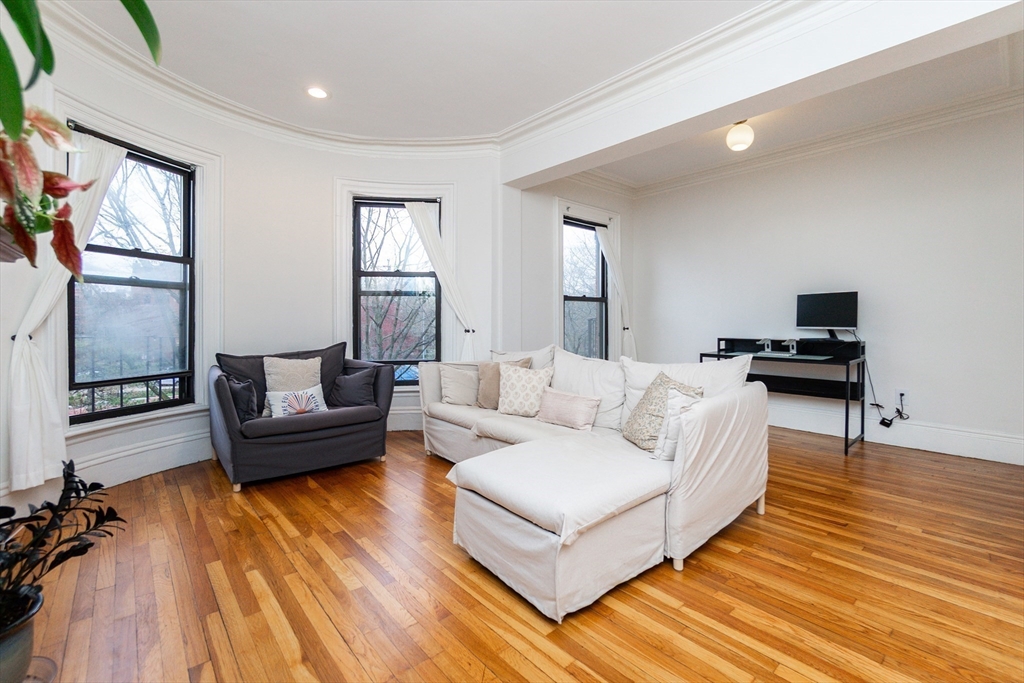 2 bed, 1 bath apartment for rent at 209 W Newton St Unit 3, South End — photo 4 of 23