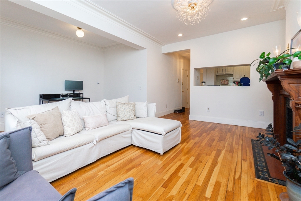 2 bed, 1 bath apartment for rent at 209 W Newton St Unit 3, South End — photo 3 of 23