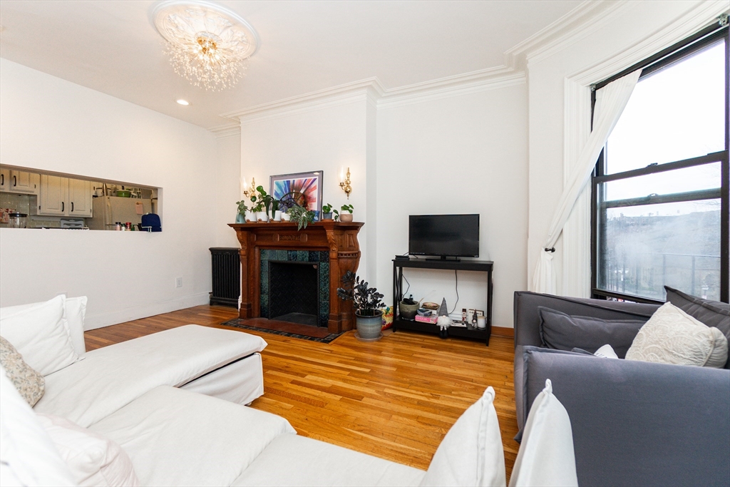 2 bed, 1 bath apartment for rent at 209 W Newton St Unit 3, South End — photo 5 of 23