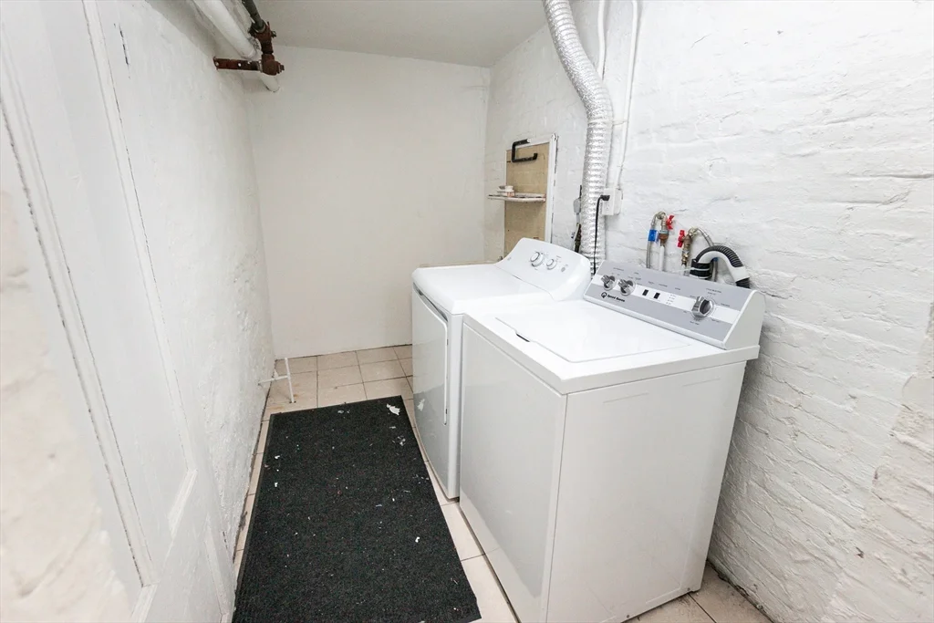 2 bed, 2 bath apartment for rent at 209 W Newton Unit 2, Back Bay — photo 23 of 26