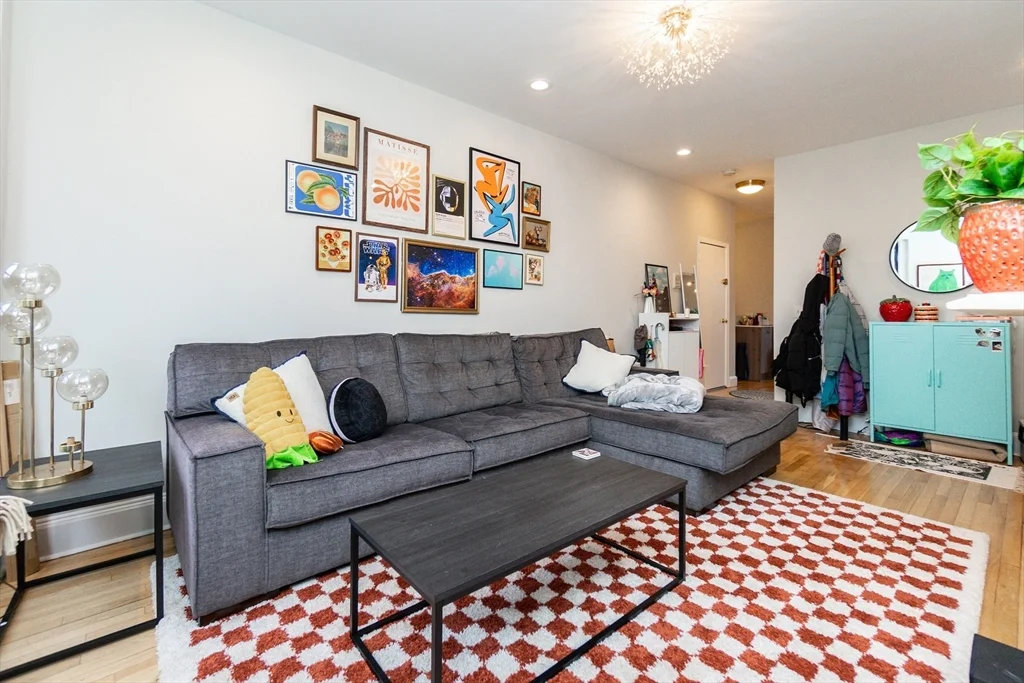 2 bed, 2 bath apartment for rent at 209 W Newton Unit 2, Back Bay — photo 10 of 26