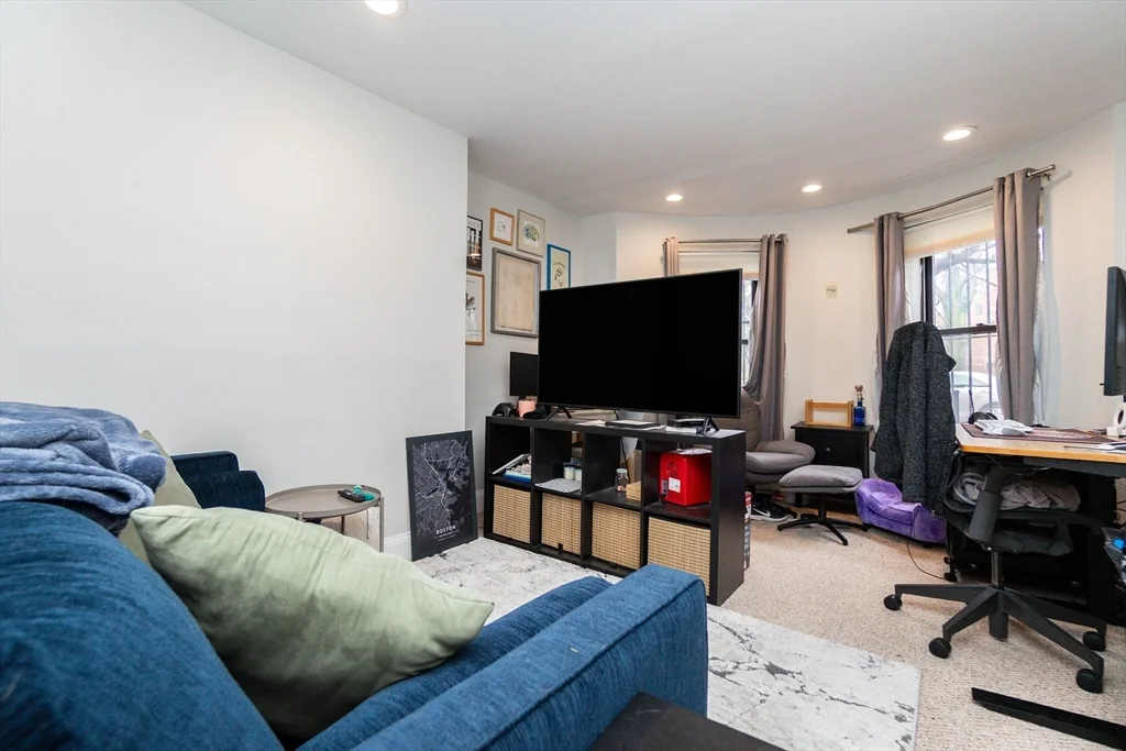2 bed, 2 bath apartment for rent at 209 W Newton Unit 2, Back Bay — photo 5 of 26