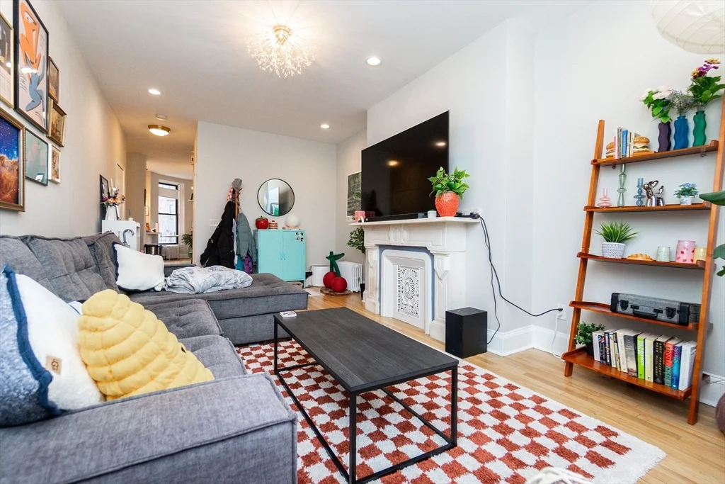 2 bed, 2 bath apartment for rent at 209 W Newton Unit 2, Back Bay — photo 11 of 26