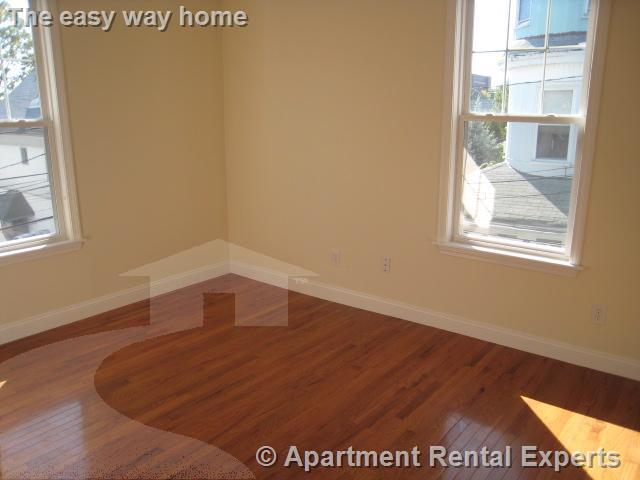 3 bed, 1 bath apartment for rent at 20A Dartmouth St, Winter Hill — photo 5 of 13