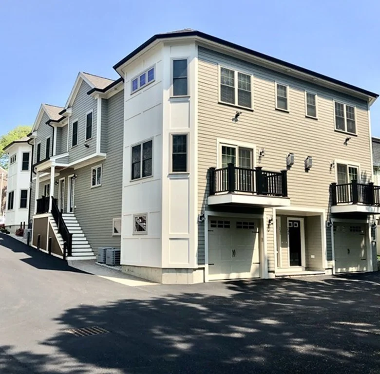 3 bed, 2 bath apartment for rent at 20A Hawthorne St Unit 20A, Roxbury — photo 10 of 10