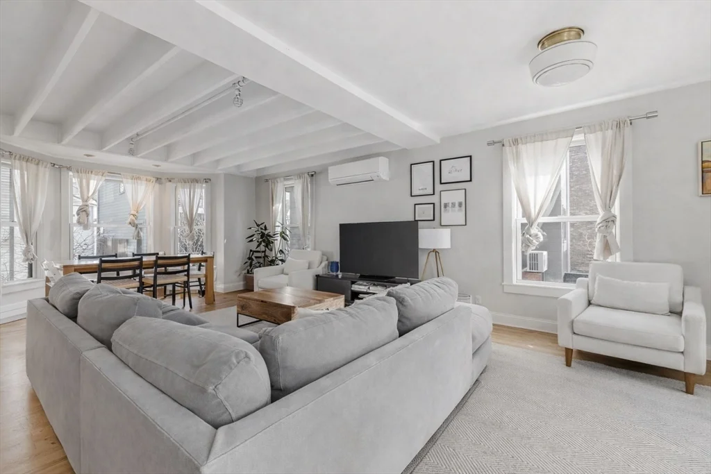2 bed, 2 bath apartment for rent at 20R Adrian St Unit 20, Ward Two — photo 6 of 14