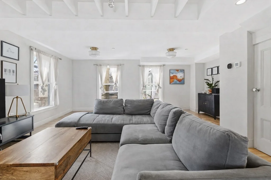 2 bed, 2 bath apartment for rent at 20R Adrian St Unit 20, Ward Two — photo 4 of 14