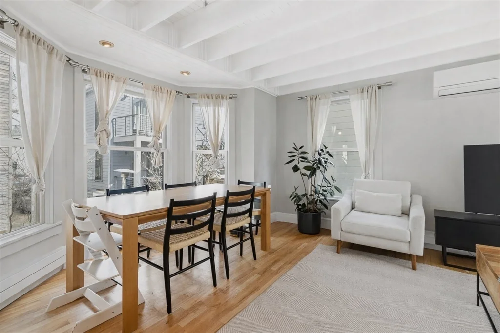 2 bed, 2 bath apartment for rent at 20R Adrian St Unit 20, Ward Two — photo 5 of 14