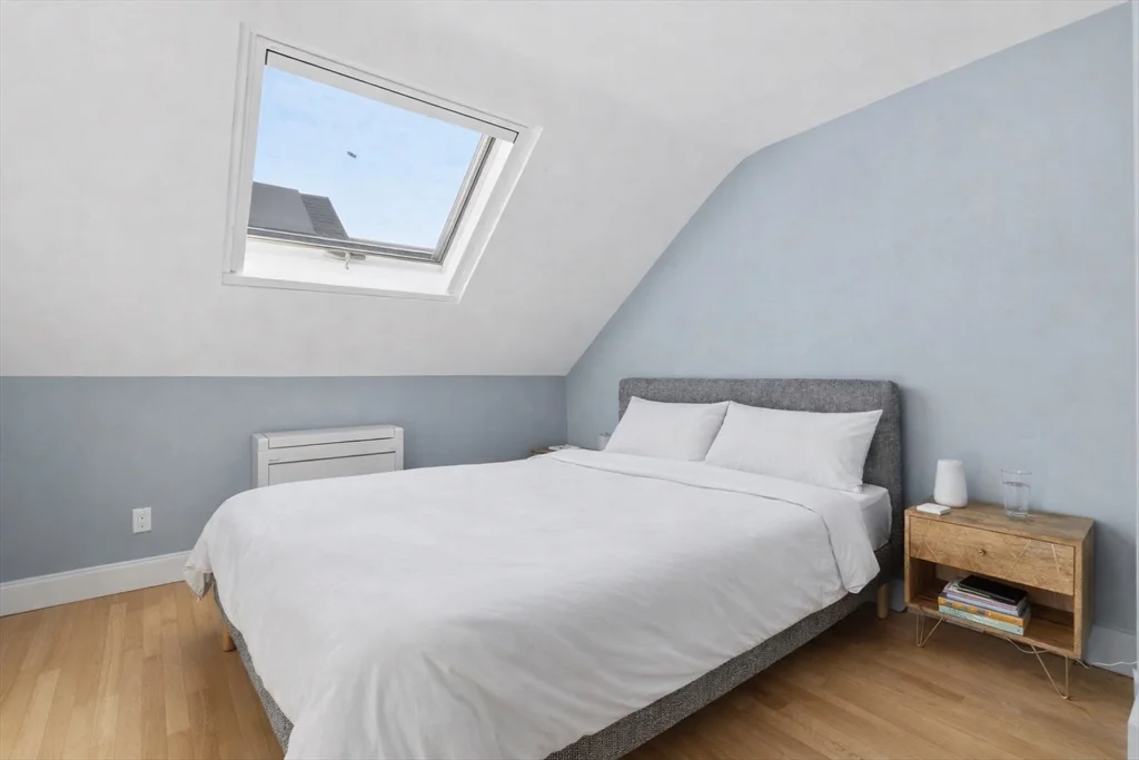 2 bed, 2 bath apartment for rent at 20R Adrian St Unit 20, Ward Two — photo 10 of 14