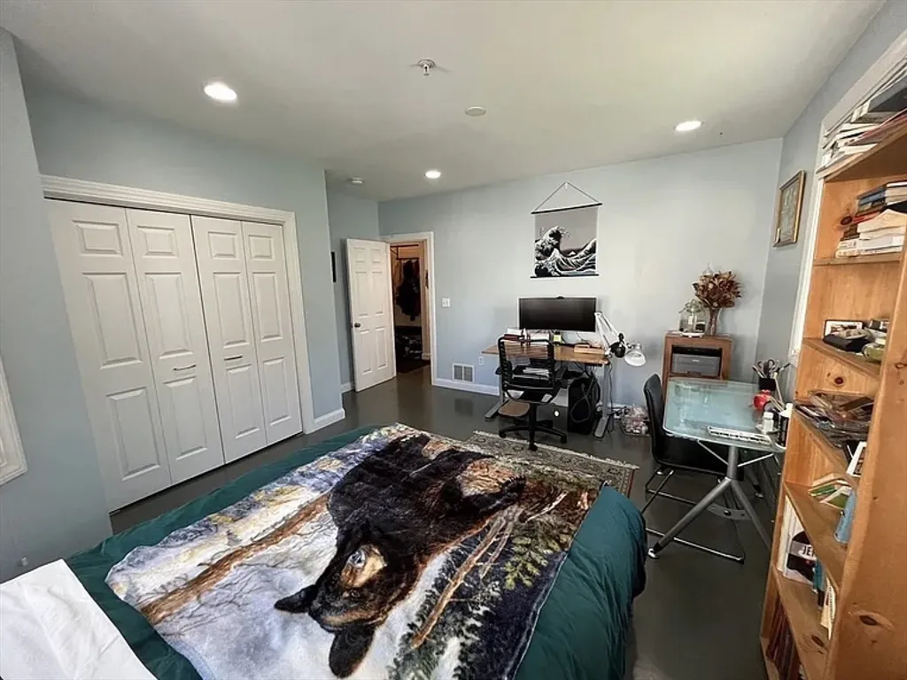 3 bed, 3 bath apartment for rent at 20R Cross St Unit 1, East Somerville — photo 8 of 34