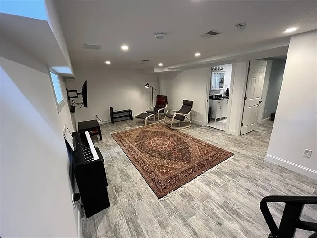 3 bed, 3 bath apartment for rent at 20R Cross St Unit 1, East Somerville — photo 19 of 34