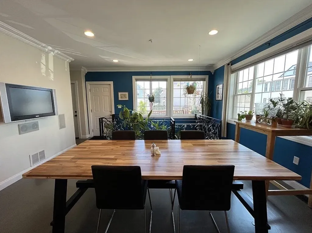 3 bed, 3 bath apartment for rent at 20R Cross St Unit 1, East Somerville — photo 3 of 34
