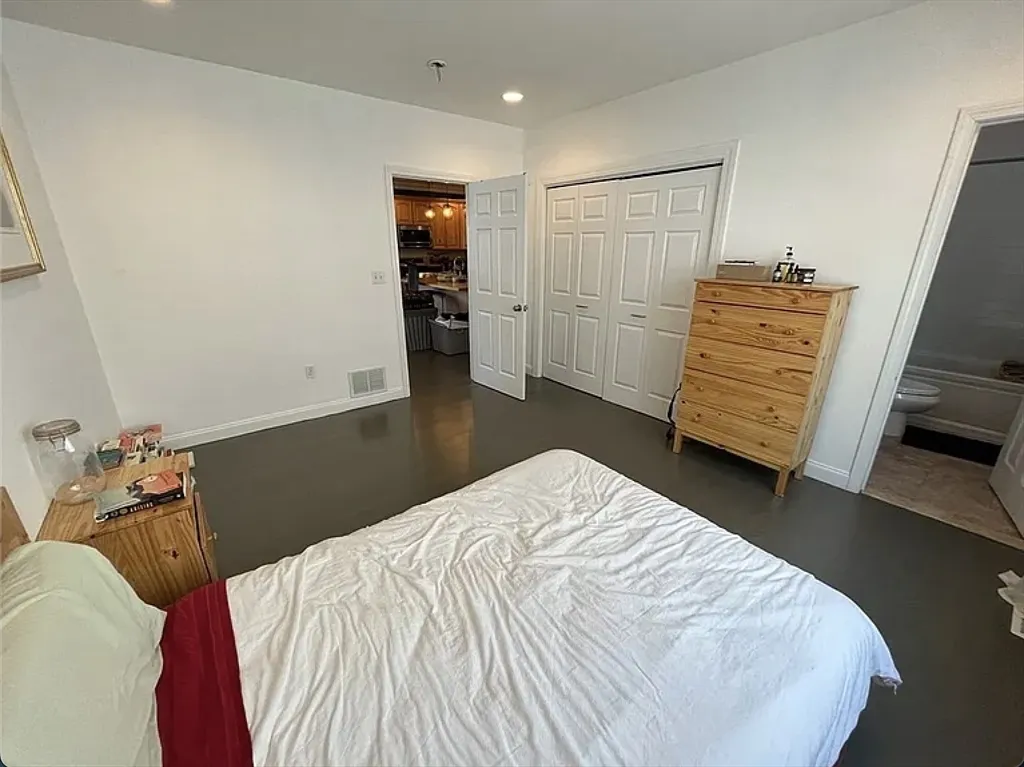 3 bed, 3 bath apartment for rent at 20R Cross St Unit 1, East Somerville — photo 11 of 34