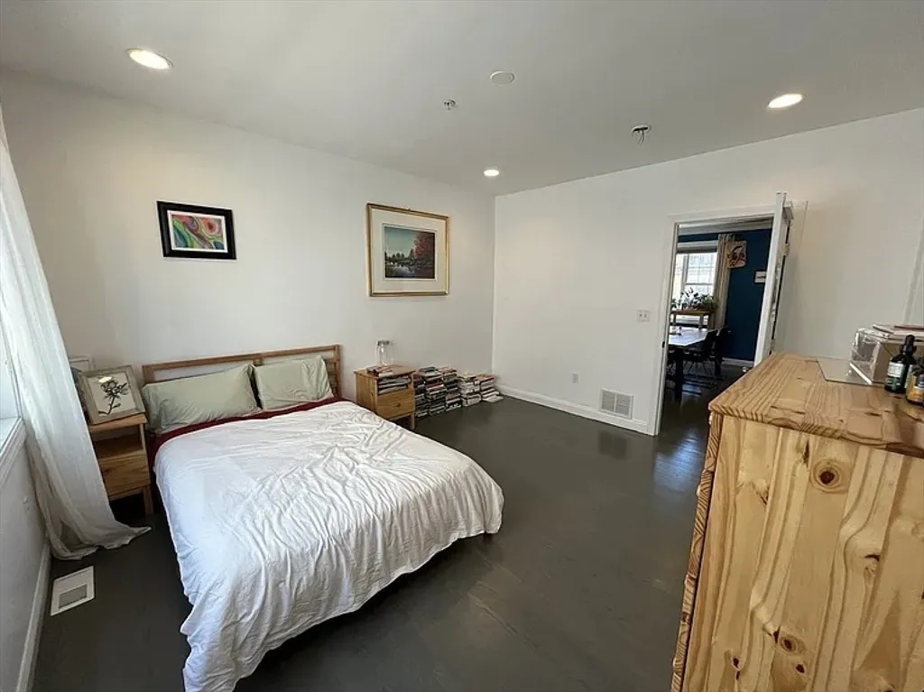 3 bed, 3 bath apartment for rent at 20R Cross St Unit 1, East Somerville — photo 12 of 34