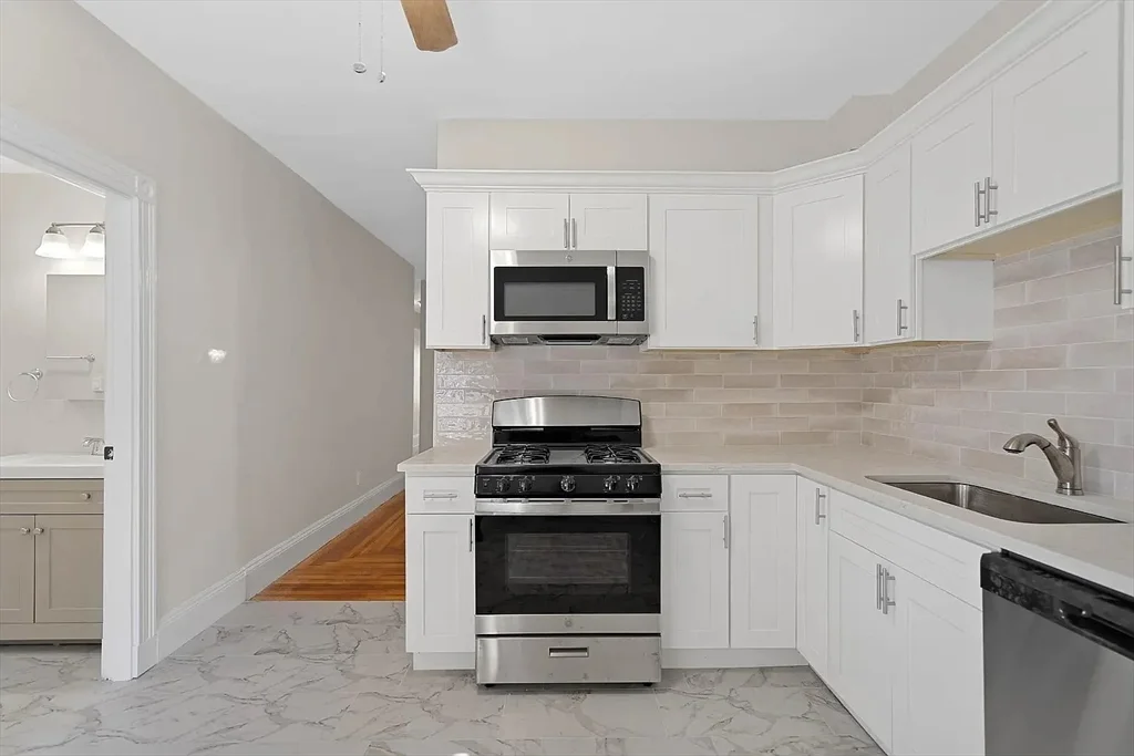 4 bed, 2 bath apartment for rent at 21 1/2 Mount Vernon St Unit 2, Dorchester — photo 2 of 15