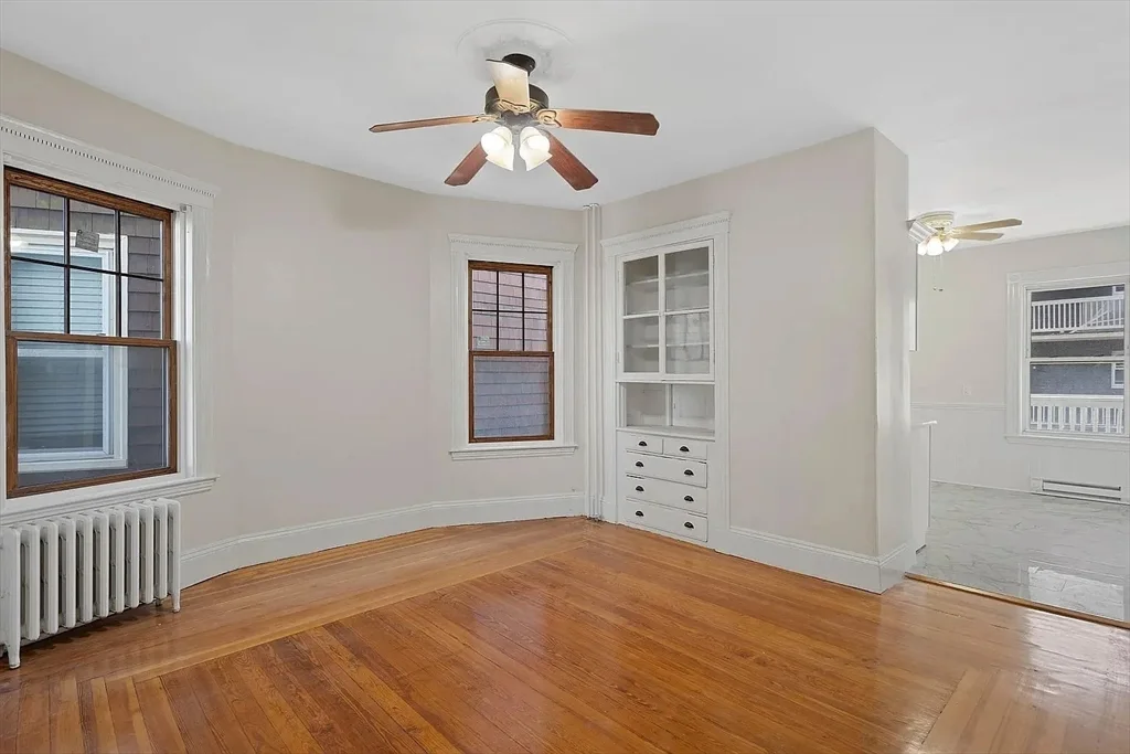 4 bed, 2 bath apartment for rent at 21 1/2 Mount Vernon St Unit 2, Dorchester — photo 4 of 15