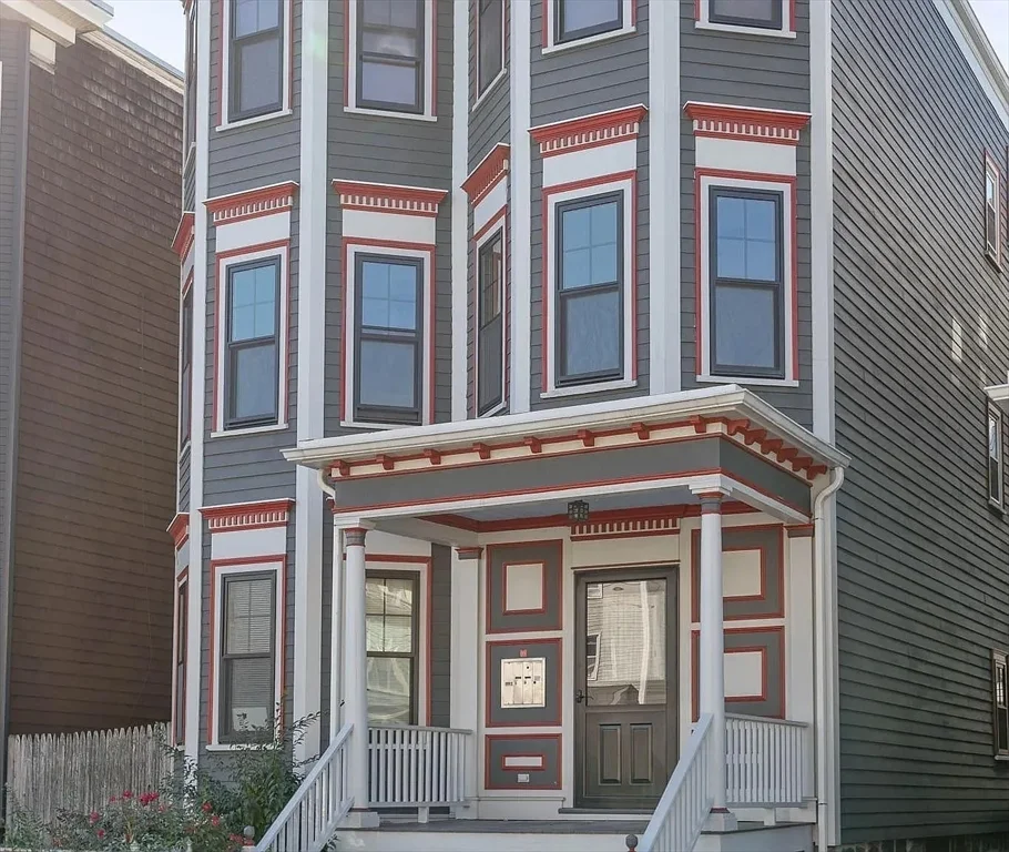 4 bed, 2 bath apartment for rent at 21 1/2 Mount Vernon St Unit 3, Dorchester