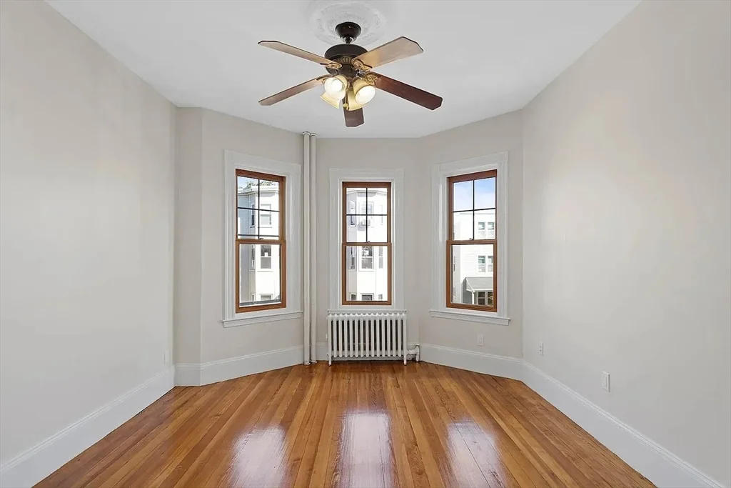 4 bed, 2 bath apartment for rent at 21 1/2 Mount Vernon St Unit 3, Dorchester — photo 6 of 15