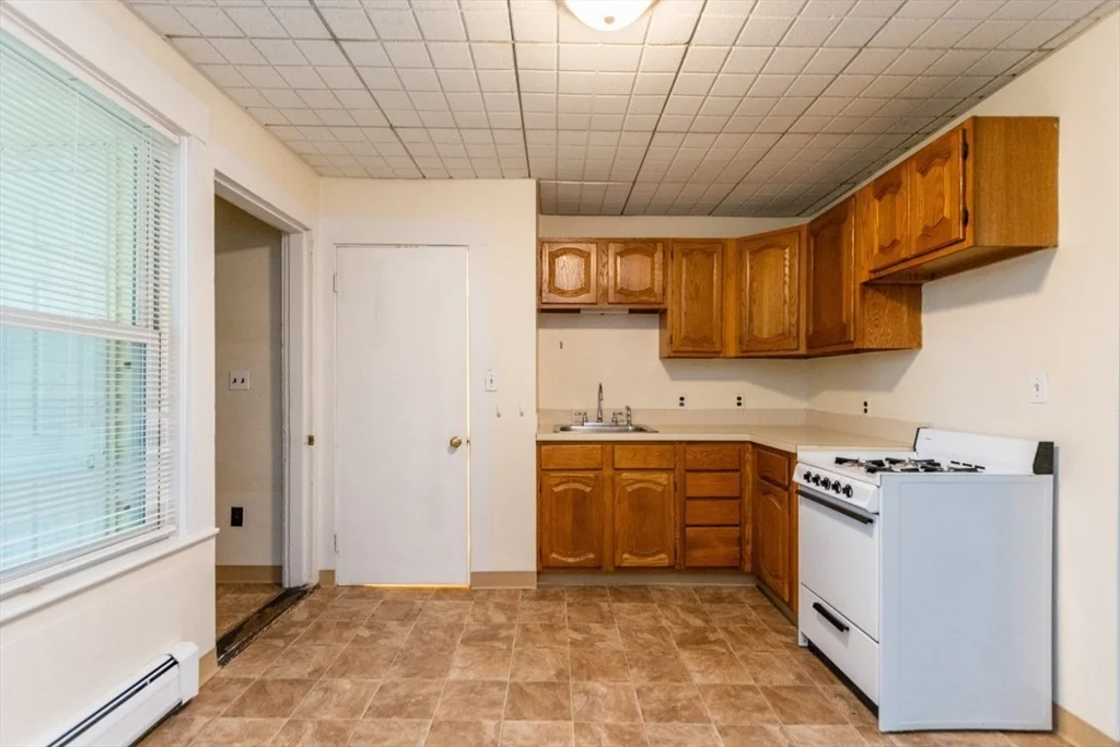 1 bed, 1 bath apartment for rent at 21-1 Spring St Unit 1, Stoneham — photo 11 of 37