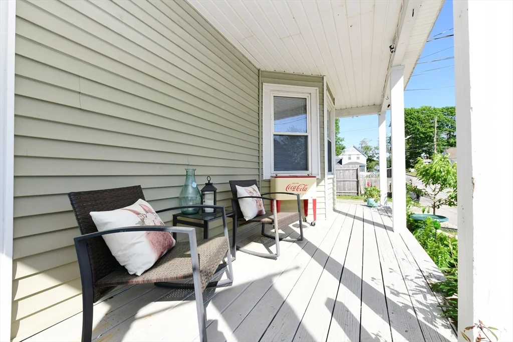 3 bed, 1 bath apartment for rent at 21 12th St Unit 1, Braintree Highlands — photo 4 of 28