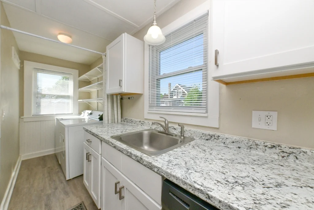 3 bed, 1 bath apartment for rent at 21 12th St Unit 1, Braintree Highlands — photo 6 of 28