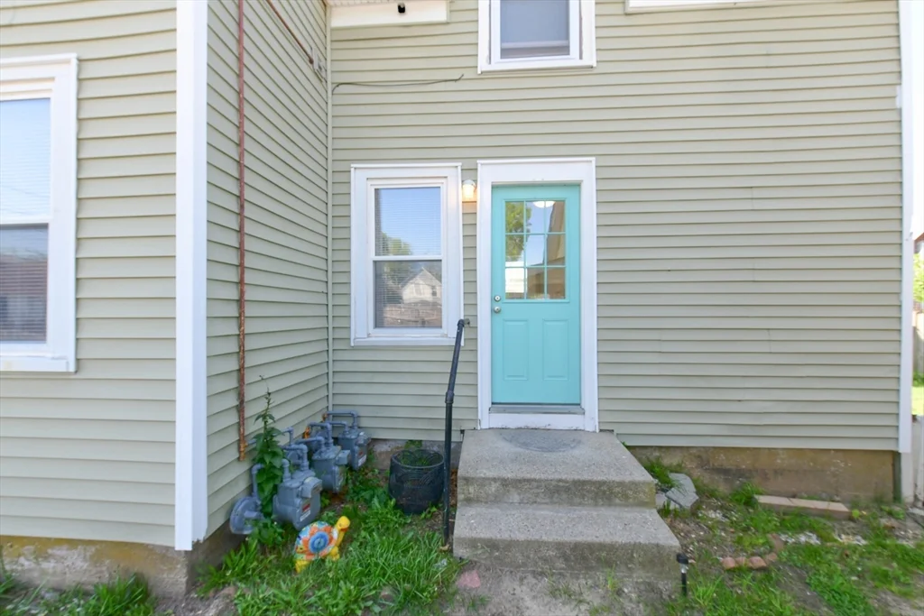 3 bed, 1 bath apartment for rent at 21 12th St Unit 1, Braintree Highlands — photo 5 of 28