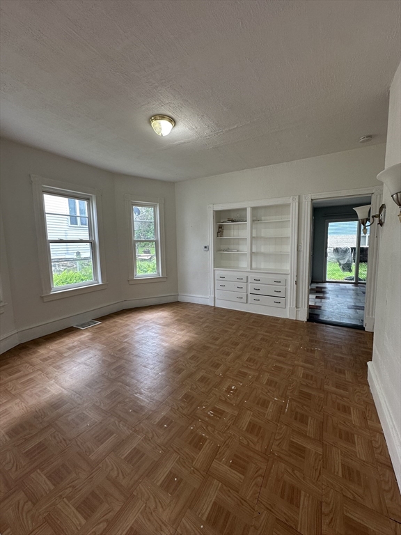 4 bed, 1 bath apartment for rent at 21 18th St Unit 21, Centralville — photo 7 of 26