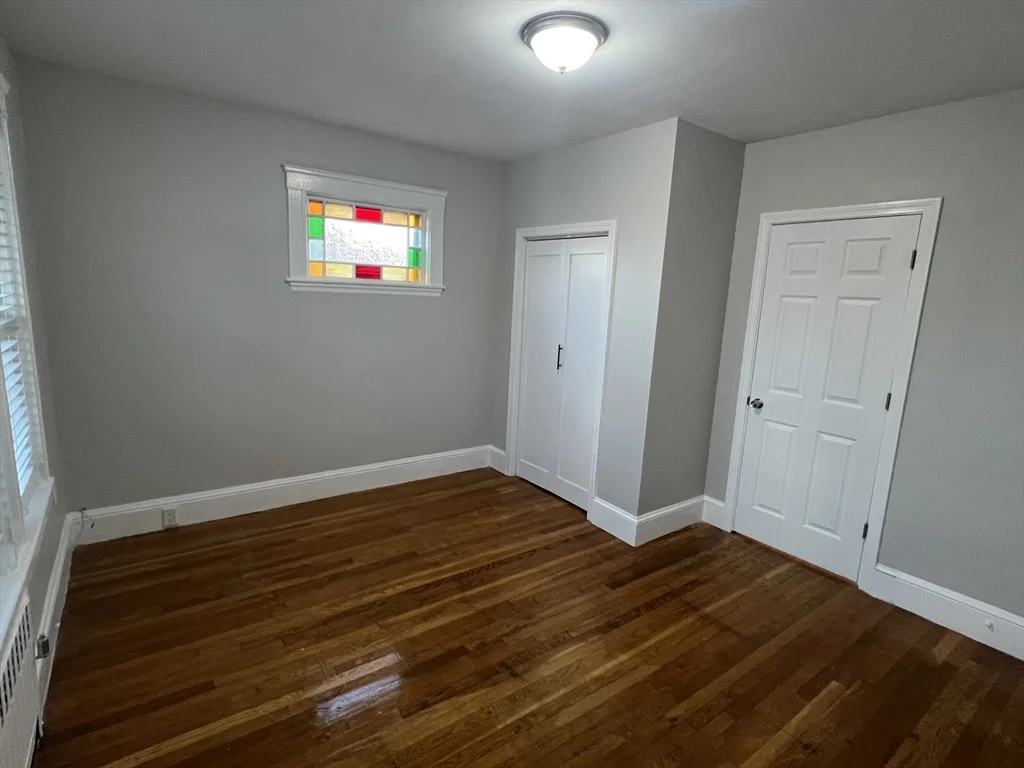 3 bed, 1 bath apartment for rent at 21-21a Carney St Unit 2, Medford — photo 3 of 6