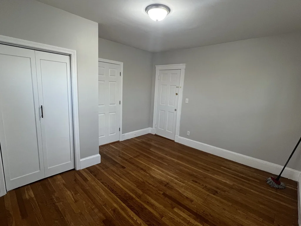 3 bed, 1 bath apartment for rent at 21-21a Carney St Unit 2, Medford — photo 4 of 6