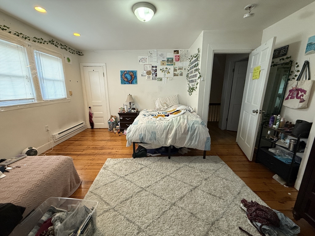 4 bed, 2 bath apartment for rent at 21-21A Highland St , Unit 2, Mission Hill — photo 5 of 11