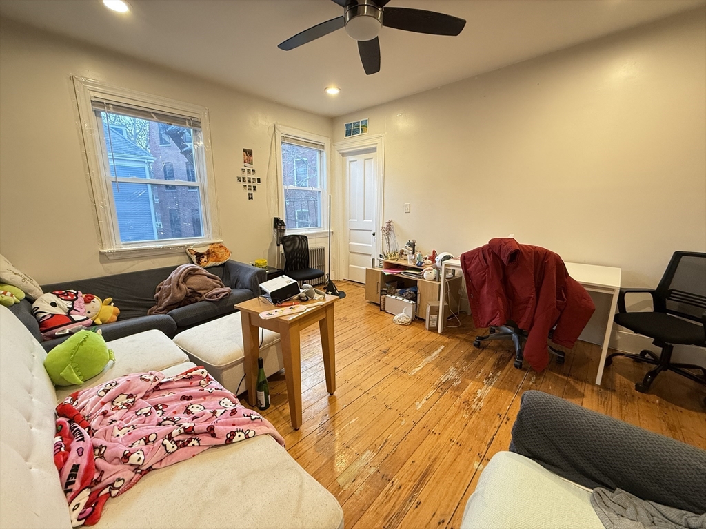 4 bed, 2 bath apartment for rent at 21-21A Highland St , Unit 2, Mission Hill — photo 2 of 11