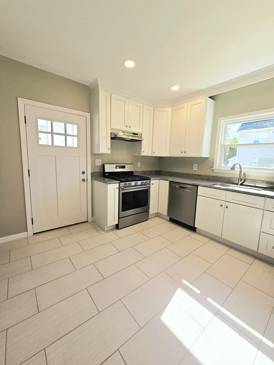 3 bed, 1 bath apartment for rent at 21-23 Arthur St Unit 21, Methuen — photo 6 of 22