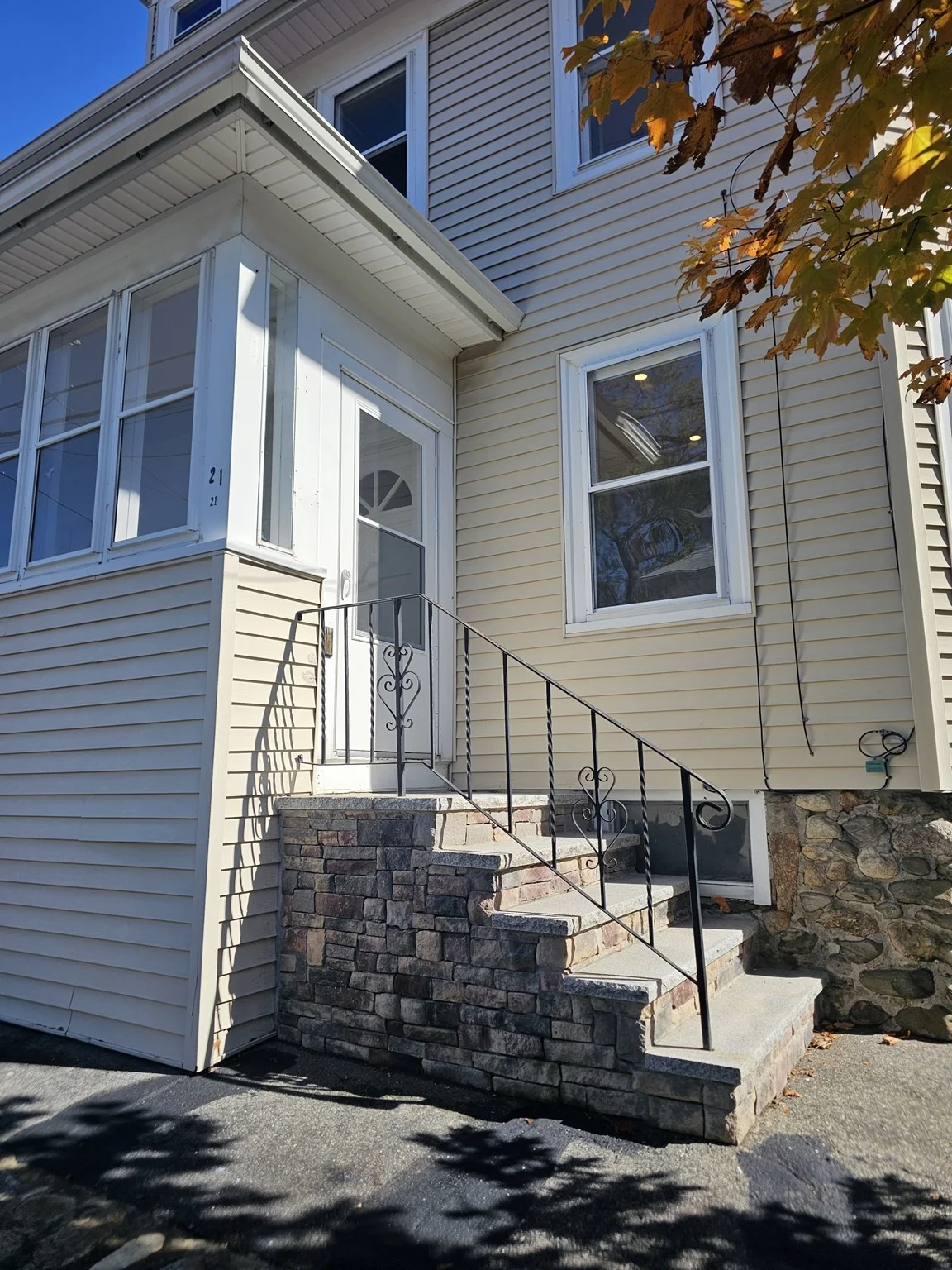 3 bed, 1 bath apartment for rent at 21-23 Arthur St Unit 21, Methuen